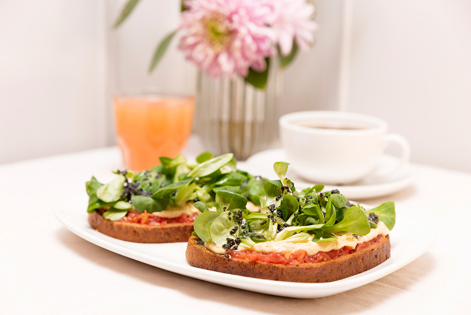 Breakfasts with Gluten-Free Hummus Toast
