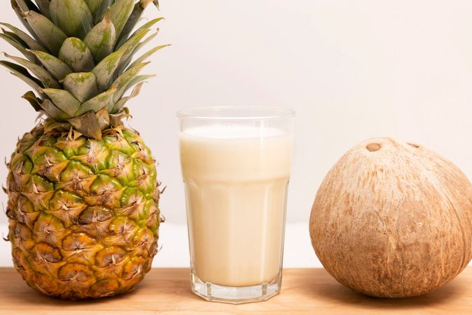 frullati di frutta cocco ananas