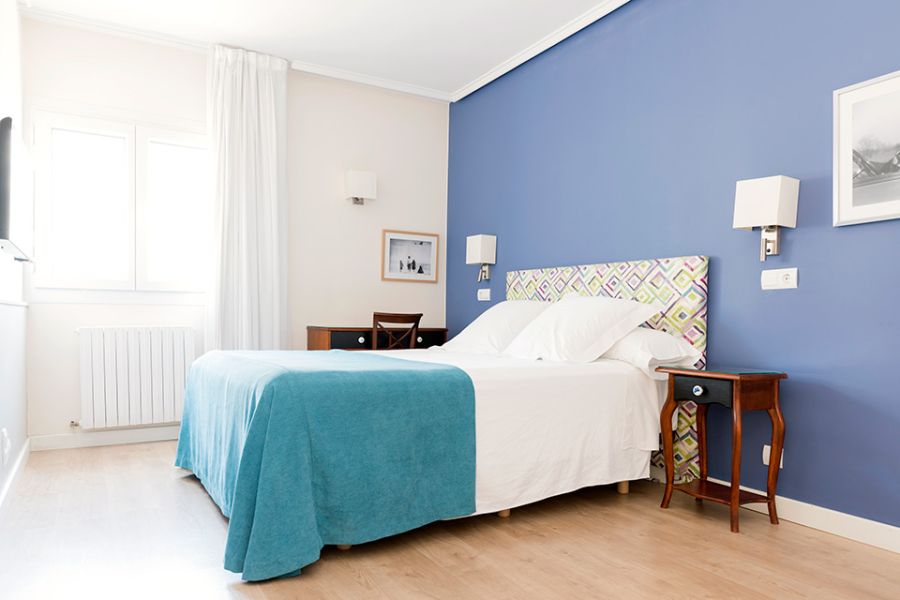double room with double bed