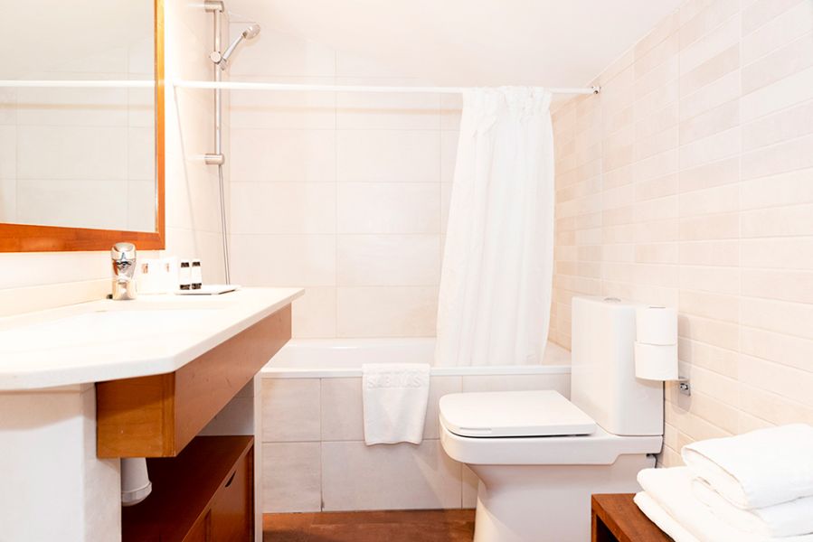 hotel sauce zaragoza habitacion atico 01