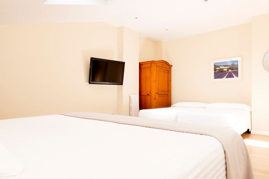 hotel sauce zaragoza habitacion atico 07